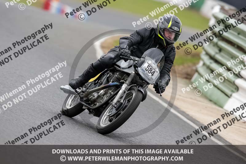 Vintage motorcycle club;eventdigitalimages;mallory park;mallory park trackday photographs;no limits trackdays;peter wileman photography;trackday digital images;trackday photos;vmcc festival 1000 bikes photographs